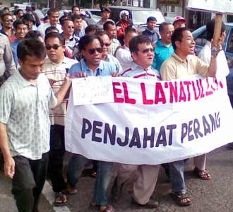 Tuna Netra Kutuk Israel