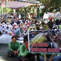 Ribuan Anak Yatim se Surabaya Kecam Israel