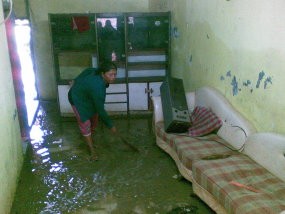 Ombak Hantam Marunda, 8 Rumah Roboh 