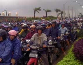 Tanggul Sunter Jebol, Sepeda Motor Boleh Masuk Tol