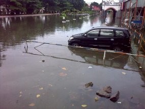 Stasiun Tawang Semarang Tergenang, KA Tetap Jalan 