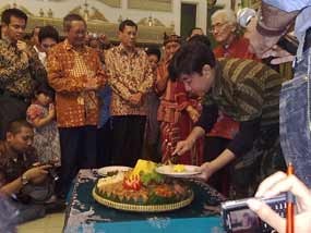 Guruh Soekarno Tak Dendam Pada Pak Harto