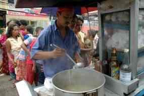 Mereka yang Menuai Rezeki Saat Banjir