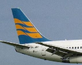  Merpati Pecah Ban, Bandara Hasanuddin Sempat Ditutup