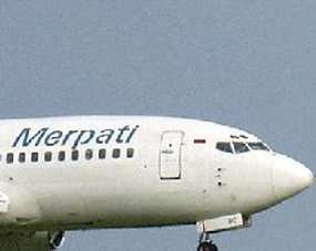Merpati Pecah Ban di Makassar, Penerbangan 5 Pesawat Terganggu 
