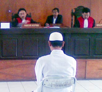 Sutisna Divonis 4,5 Tahun