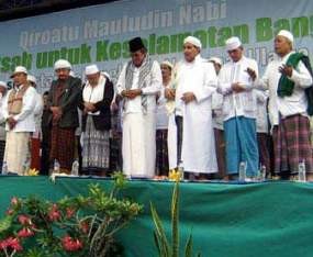 Berebut Restu Kiai di Jawa Timur