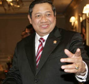  Pejabat Peduli Zakat, SBY Terima Pin Emas