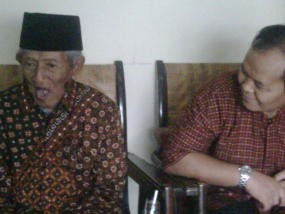 Hidayat Undang Seniman Gesang Buka Turnamen Bulu Tangkis