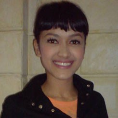 Julia Perez Tak Menyangka Foto Cium Perempuan Bikin Heboh