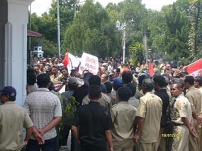 Perangkat Desa se Ngawi Boikot Penghapusan Dana ADD
