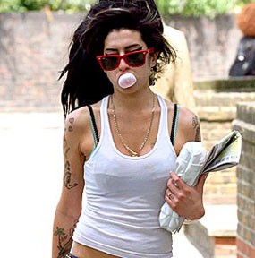 Amy Winehouse Nyaris Mati Dua Kali