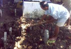 Makam Korban Miras Maut di Semarang Dibongkar