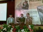 Pulihkan Nama Pak Harto, Probosutedjo Luncurkan Buku