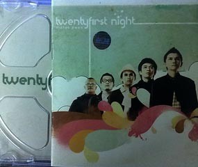 Di Atas Awan: Album Happy Ala Twentyfirst Night