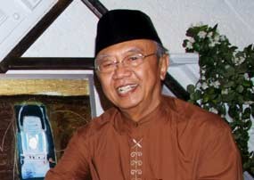 Gus Solah: Rokok Itu Makruh, Kalau Haram Terlalu Jauh