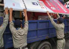 Ratusan Atribut Parpol dan Caleg di Kota Yogya Ditertibkan