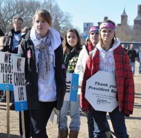 Demo Besar Anti Aborsi di Hari ke-3 Presiden Obama 