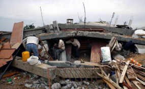 Meski Diancam Israel, Warga Palestina Tetap Benahi Terowongan