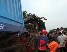 Setelah 2 Jam, Korban Terjepit Berhasil Dievakuasi