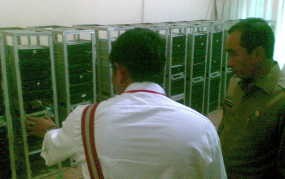 Polisi Gerebek Pabrik VCD Bajakan