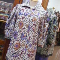 Menyimpan Koleksi Batik Kuno di Museum Batik