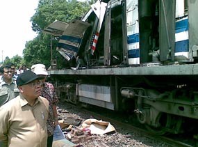 Menhub Akan Beri Sanksi Penyebab Kecelakaan