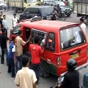 Harga Barang dan Tarif Angkot Diragukan Bakal Turun Februari