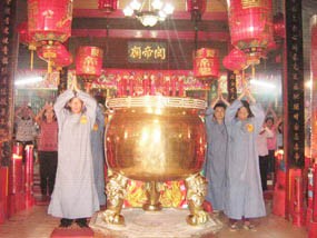 Klenteng Kwan Sing Bio Ramalkan Tahun Kerbau Api