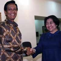 Mega-Buwono Tinggal Ketok Palu