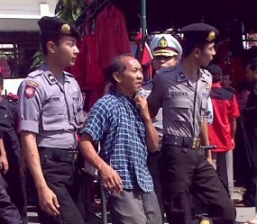 Masuk Toilet Rakernas PDIP, Orang Stres Diamankan