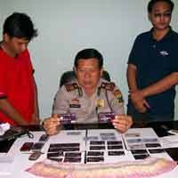 Komplotan Pembobol Kartu Kredit Dibekuk