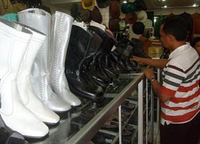 Omset Pengrajin Kulit Naik 300% Saat Libur Panjang