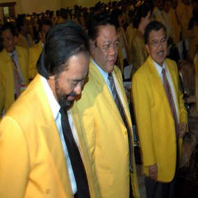 Loyalitas Sultan dan Paloh Terhadap Golkar Diuji