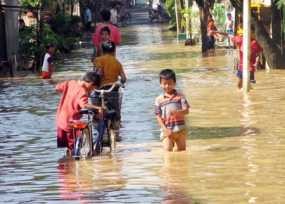 Bengawan Solo Meluap, Ratusan Warga Mengungsi