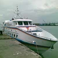 Cuaca Tak Bersahabat, Pelayaran Perairan Bawean Distop