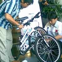 Sepeda Lipat Multifungsi Ala Mahasiswa ITS