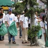 Saat Blogger Bersihkan Braga