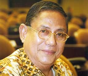 Anggota DPD Roger Tobigo Tutup Usia  