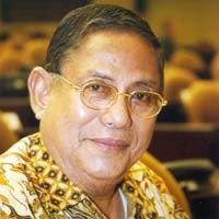 Anggota DPD Roger Tobigo Tutup Usia  