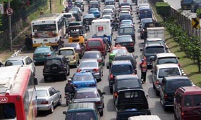 4 Mobil Tabrakan Beruntun di Tol Slipi