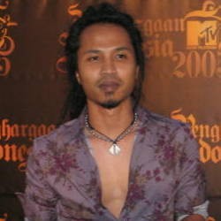Dewiq Sumbang Lagu di Album Solo Kedua Ipang