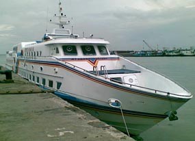 Adpel Gresik Berlakukan Larangan Berlayar