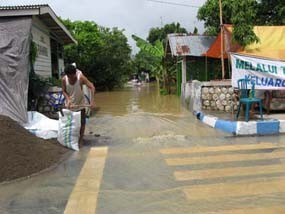 Banjir Mengepung Bojonegoro, Bunyi Sirine Meraung-raung