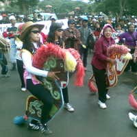 Musik Runtah dan Kuda Lumping Atraksi di depan Gedung Sate