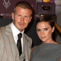 Beckham di Italia, Victoria Rajin Kirim SMS Seksi