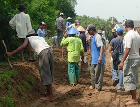 Tergerus Air, Dua Titik Tanggul Bengawan Solo Ambles