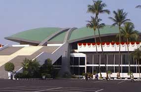 DPR Dukung Penertiban Pemasangan Iklan Sembarangan 