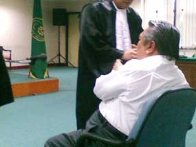 Plt Non Aktif Bupati Kukar Mewek Dicecar Hakim