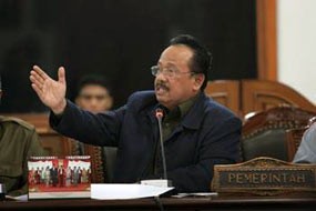Pelopor PHK, 9 Kepala Daerah Terima Penghargaan dari Menakertrans